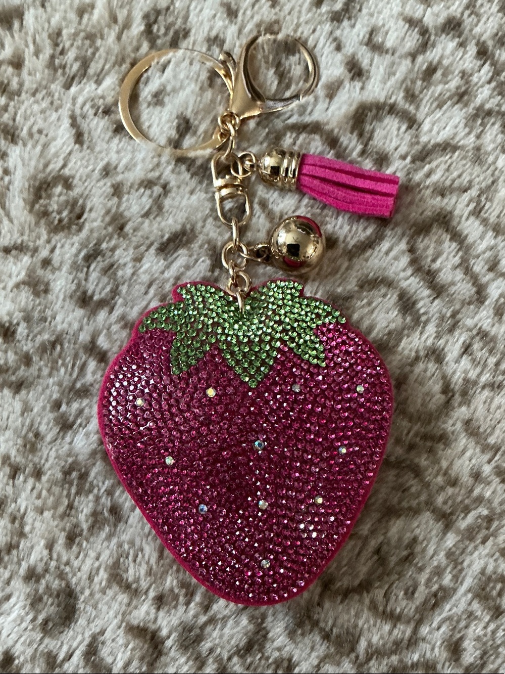 Sparkling Strawberry Tassel Keychain Bag Charm Pink & Green. it’s stunning 🤩